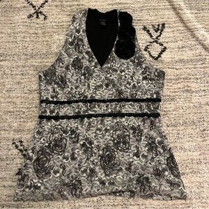 Floral Lace Sleeveless Top - Black and Gray
